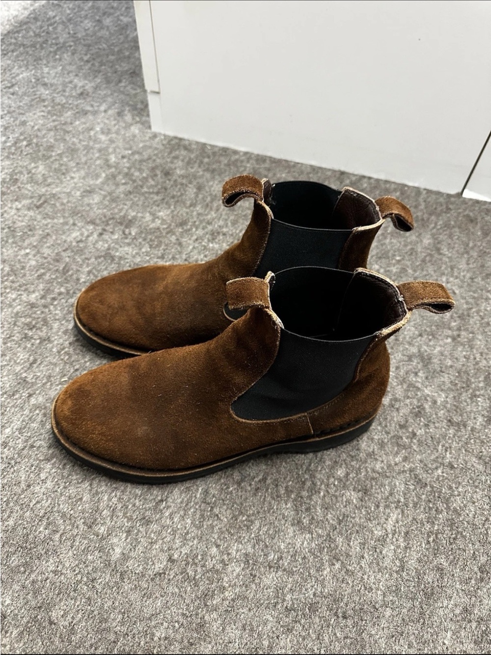 Men's Brown Suede Chukka Boots with Elastic Side Panels